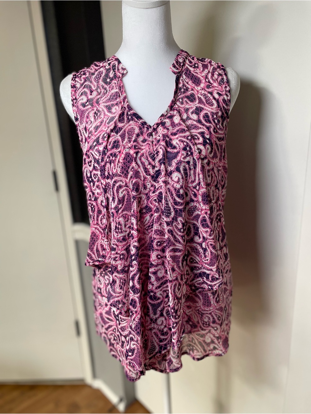 My Beloved Pink Paisley Sleeveless V-Neck Camisole